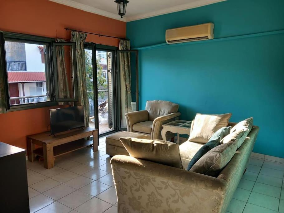 Stoupa Beachside Retro Apartment Exterior foto